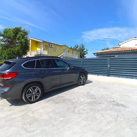 Mit Privatpool Fuer 6 Personen Ca 140 Qm In Stinjan, Istrien Istrische Riviera Holiday home Stinjan